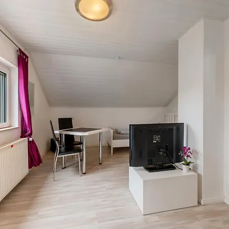 Golsong Daire Thaleischweiler-Froschen